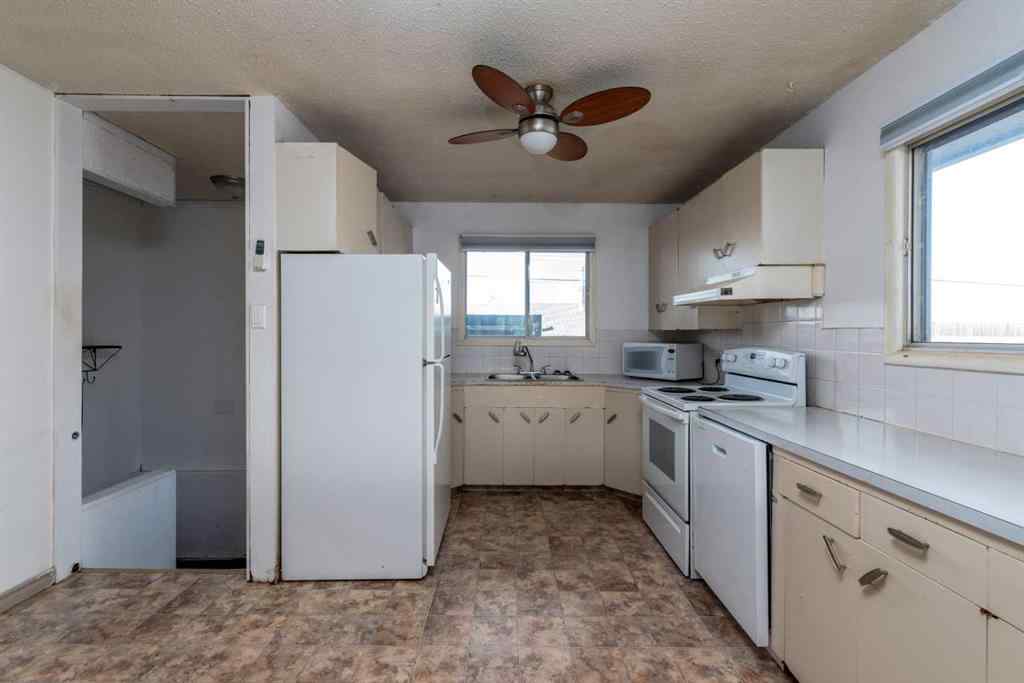 MLS® A2257157 - 5704 51 Street  in West Lloydminster Lloydminster, Residential