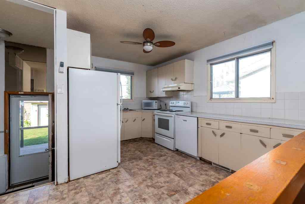 MLS® A2257157 - 5704 51 Street  in West Lloydminster Lloydminster, Residential