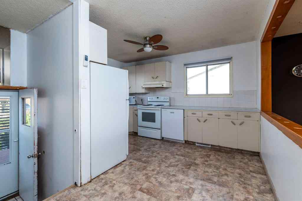 MLS® A2257157 - 5704 51 Street  in West Lloydminster Lloydminster, Residential