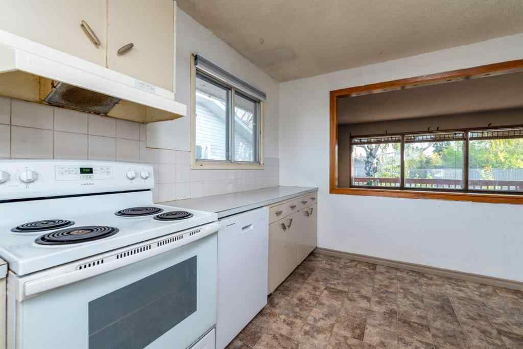 MLS® A2257157 - 5704 51 Street  in West Lloydminster Lloydminster, Residential