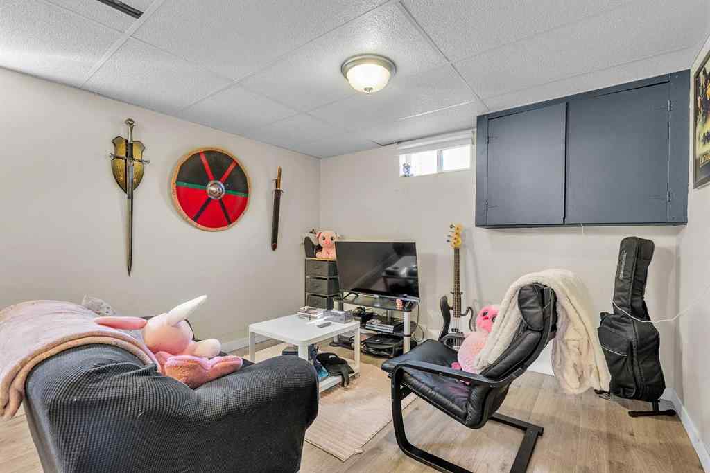 MLS® A2257158 - 28 Hilton Avenue NW in Highwood Calgary, Residential