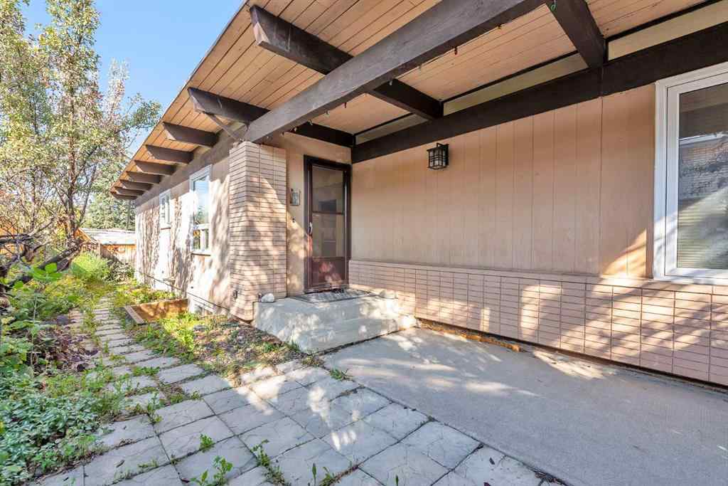 MLS® A2257158 - 28 Hilton Avenue NW in Highwood Calgary, Residential