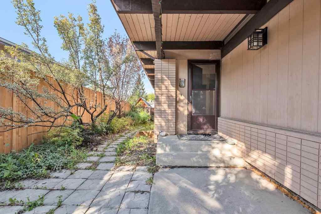 MLS® A2257158 - 28 Hilton Avenue NW in Highwood Calgary, Residential