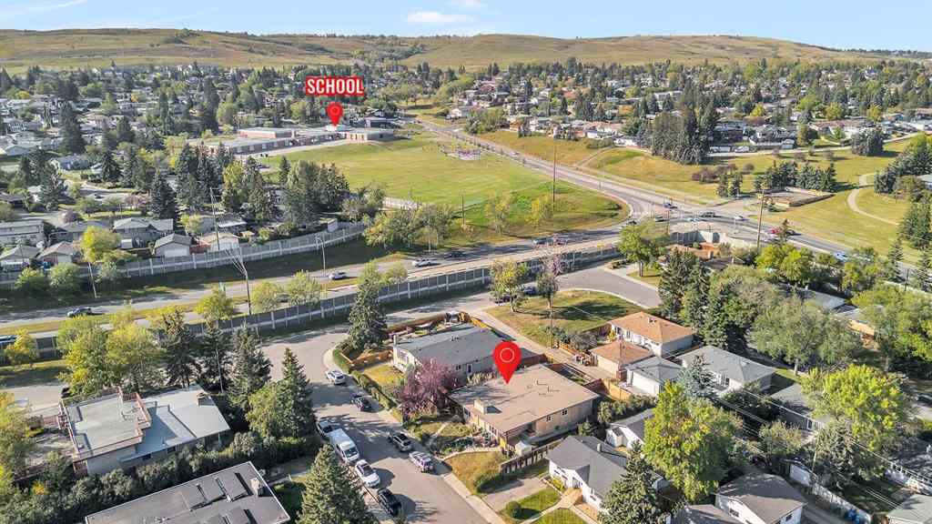 MLS® A2257158 - 28 Hilton Avenue NW in Highwood Calgary, Residential