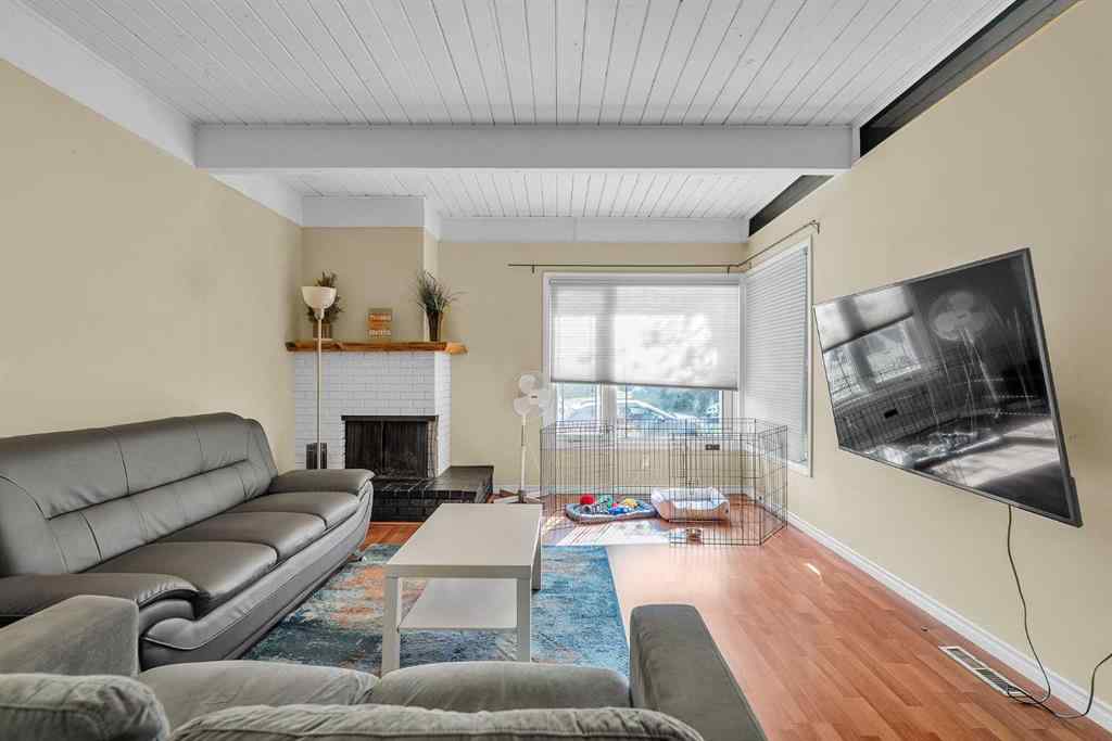 MLS® A2257158 - 28 Hilton Avenue NW in Highwood Calgary, Residential