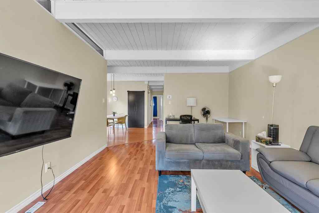 MLS® A2257158 - 28 Hilton Avenue NW in Highwood Calgary, Residential