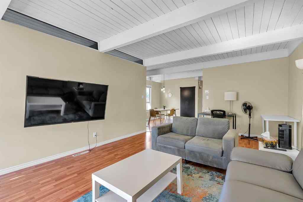 MLS® A2257158 - 28 Hilton Avenue NW in Highwood Calgary, Residential