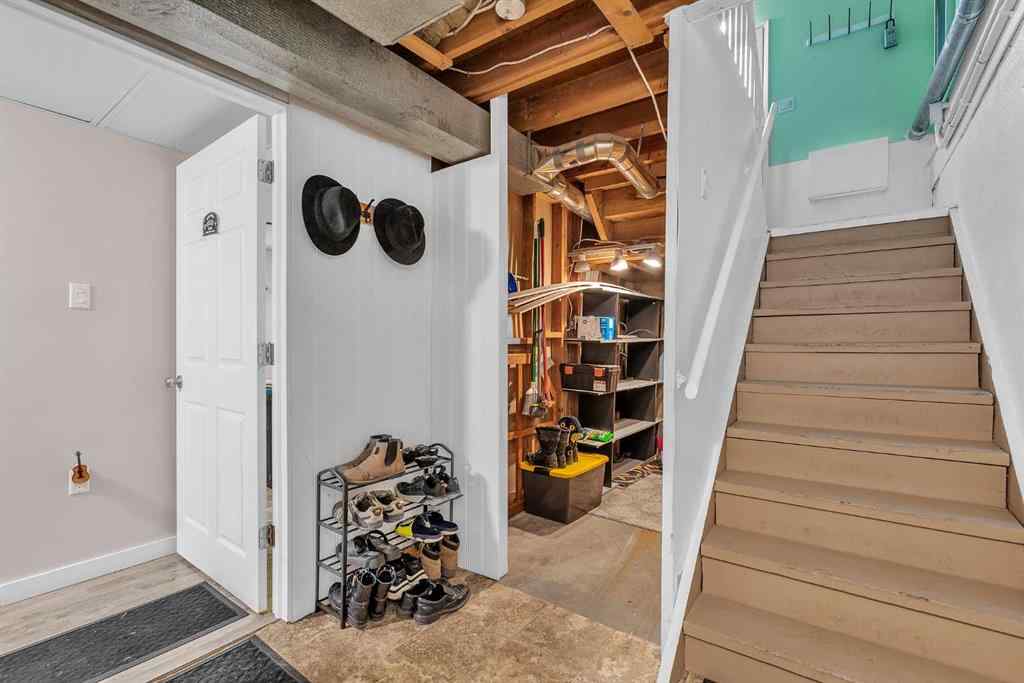 MLS® A2257158 - 28 Hilton Avenue NW in Highwood Calgary, Residential