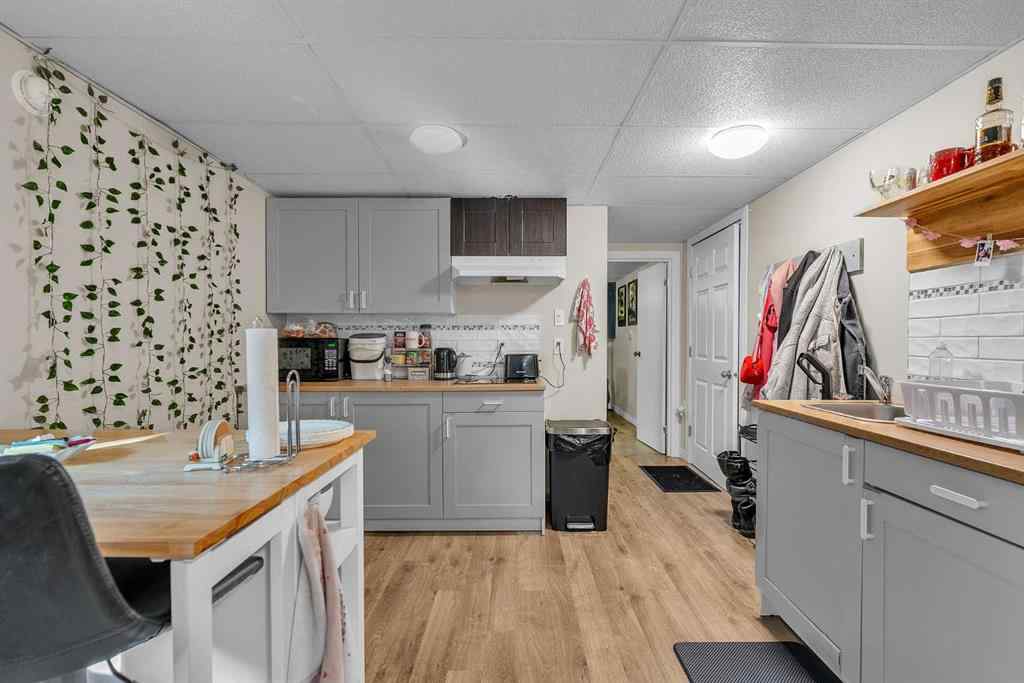 MLS® A2257158 - 28 Hilton Avenue NW in Highwood Calgary, Residential