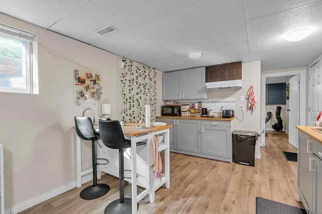 MLS® A2257158 - 28 Hilton Avenue NW in Highwood Calgary, Residential