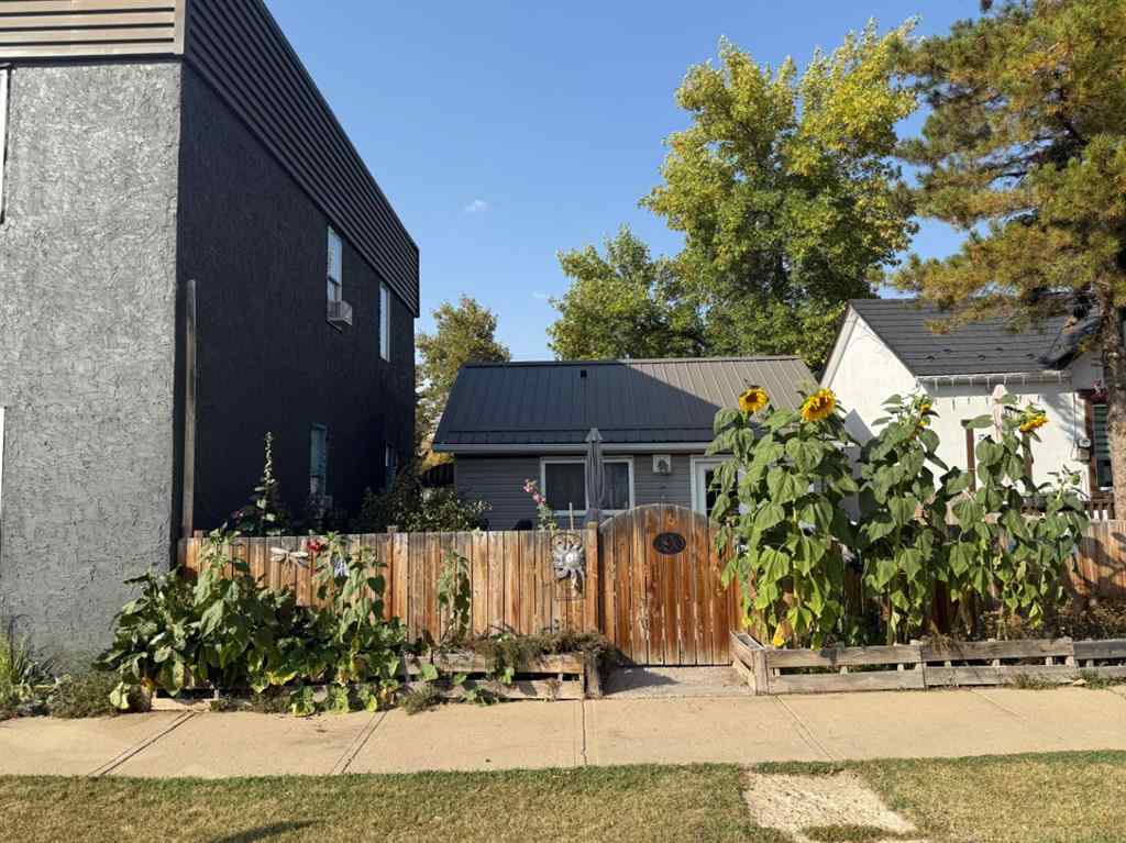 MLS® A2257161 - 690 3 Avenue W   in Downtown Drumheller, Residential