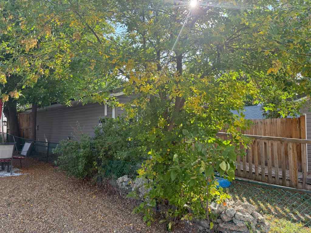 MLS® A2257161 - 690 3 Avenue W   in Downtown Drumheller, Residential