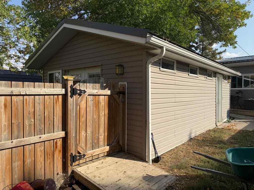 MLS® A2257161 - 690 3 Avenue W   in Downtown Drumheller, Residential
