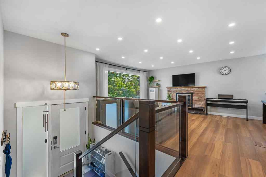 MLS® A2257165 - 7239 Hunterdale Road NW in Huntington Hills Calgary, Residential