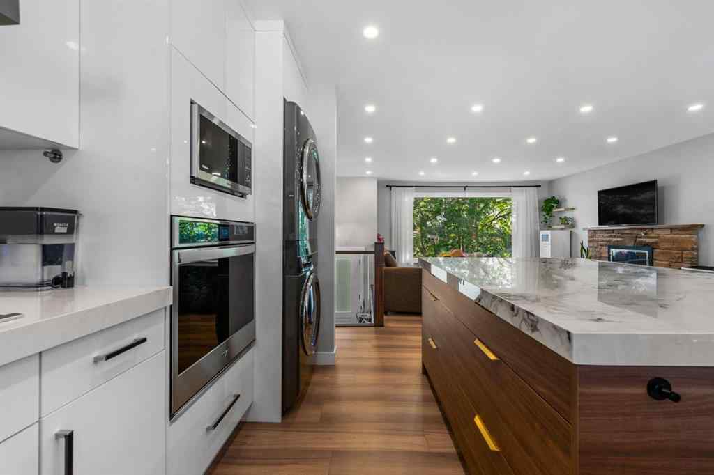 MLS® A2257165 - 7239 Hunterdale Road NW in Huntington Hills Calgary, Residential