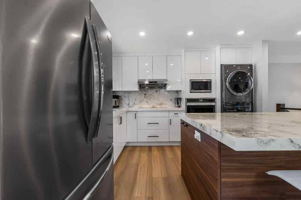 MLS® A2257165 - 7239 Hunterdale Road NW in Huntington Hills Calgary, Residential