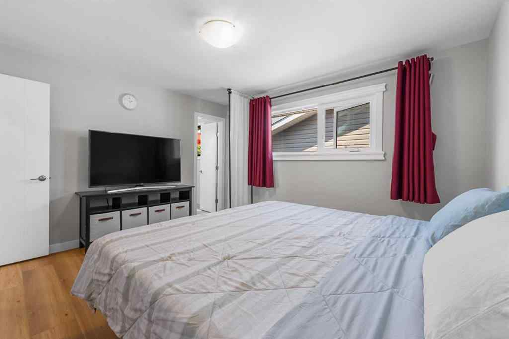 MLS® A2257165 - 7239 Hunterdale Road NW in Huntington Hills Calgary, Residential