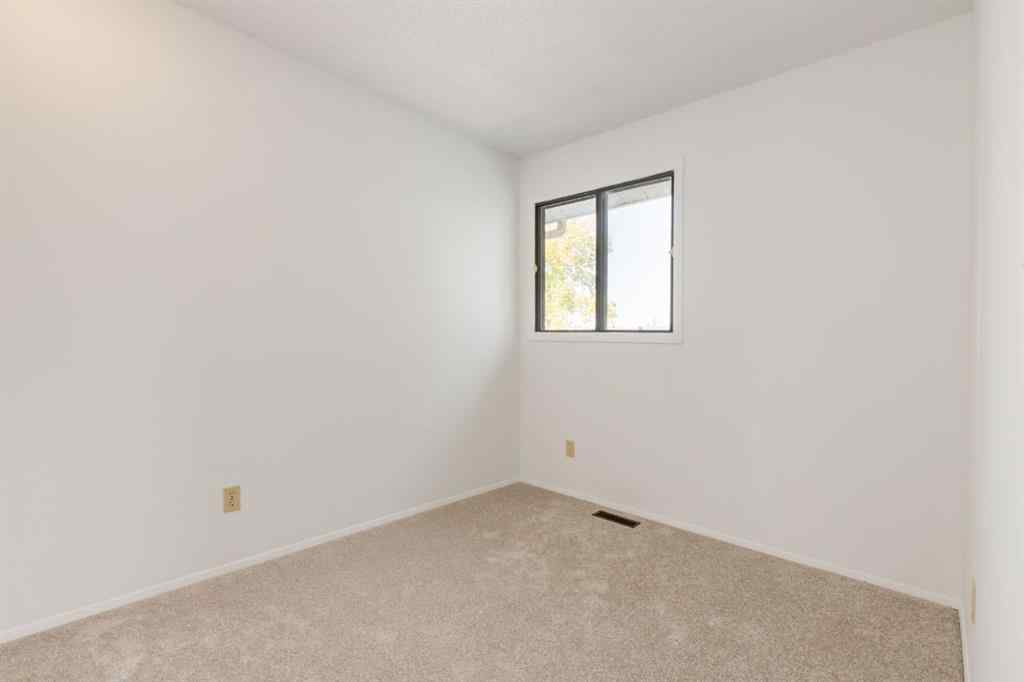 MLS® A2257169 - 5107 32 Avenue SW in Glenbrook Calgary, Residential