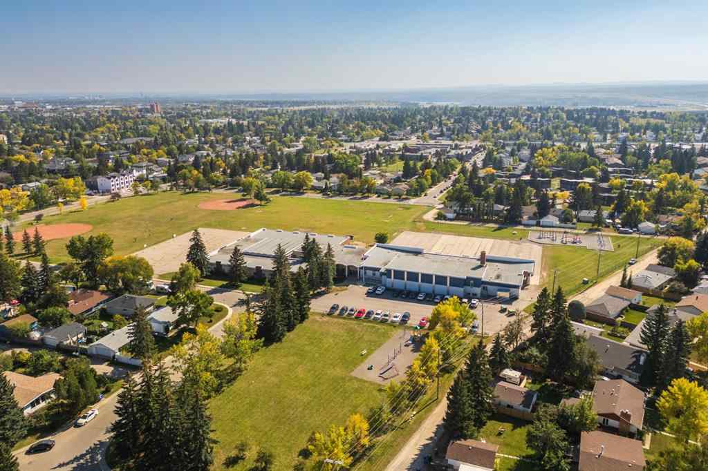 MLS® A2257169 - 5107 32 Avenue SW in Glenbrook Calgary, Residential