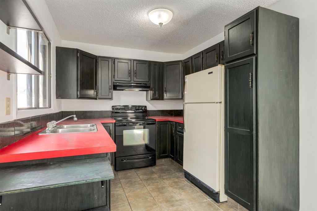 MLS® A2257169 - 5107 32 Avenue SW in Glenbrook Calgary, Residential