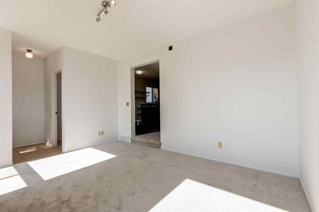 MLS® A2257169 - 5107 32 Avenue SW in Glenbrook Calgary, Residential