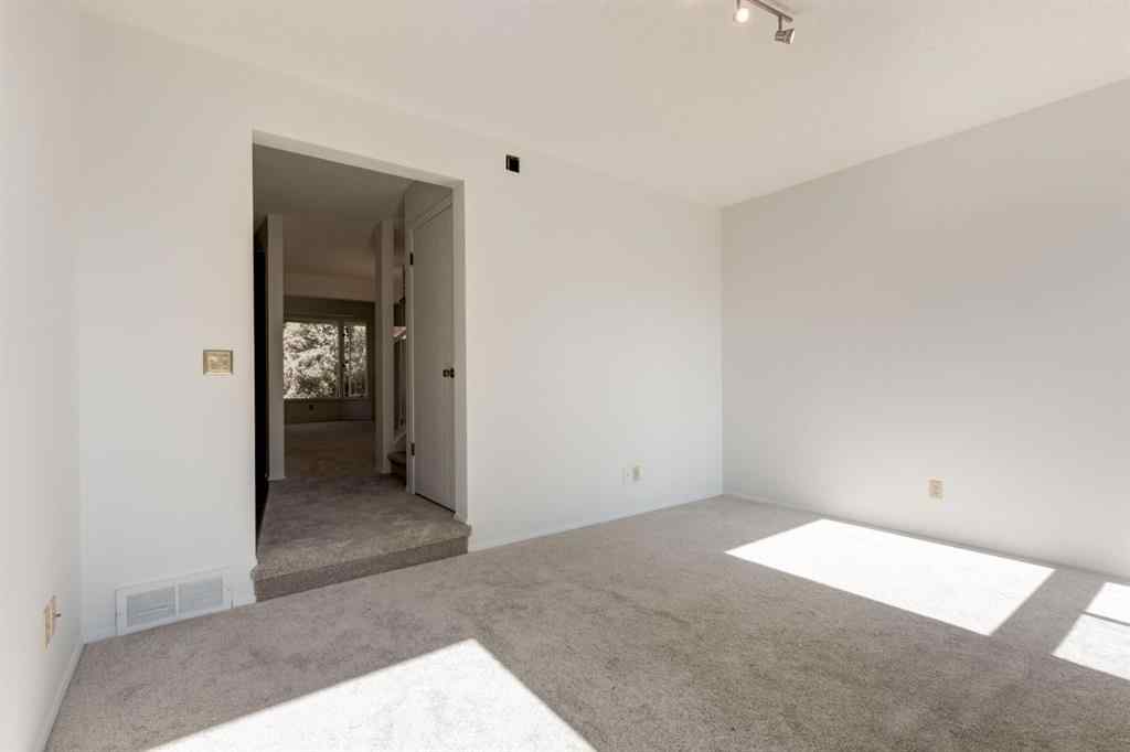MLS® A2257169 - 5107 32 Avenue SW in Glenbrook Calgary, Residential