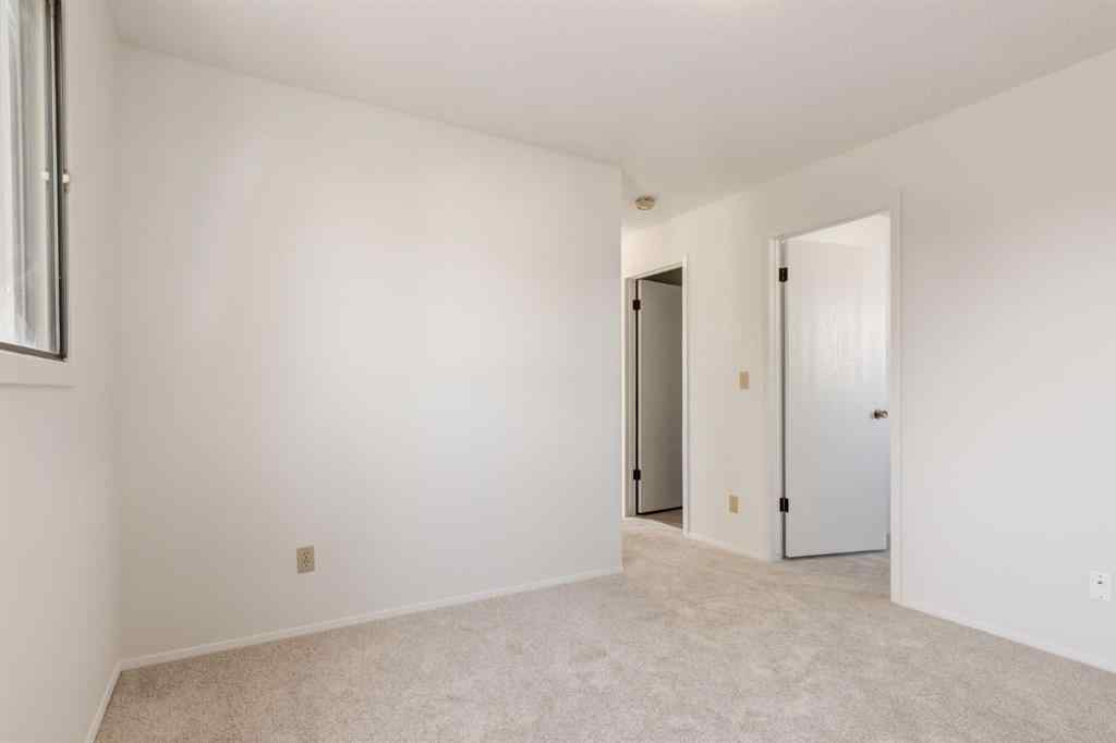 MLS® A2257169 - 5107 32 Avenue SW in Glenbrook Calgary, Residential