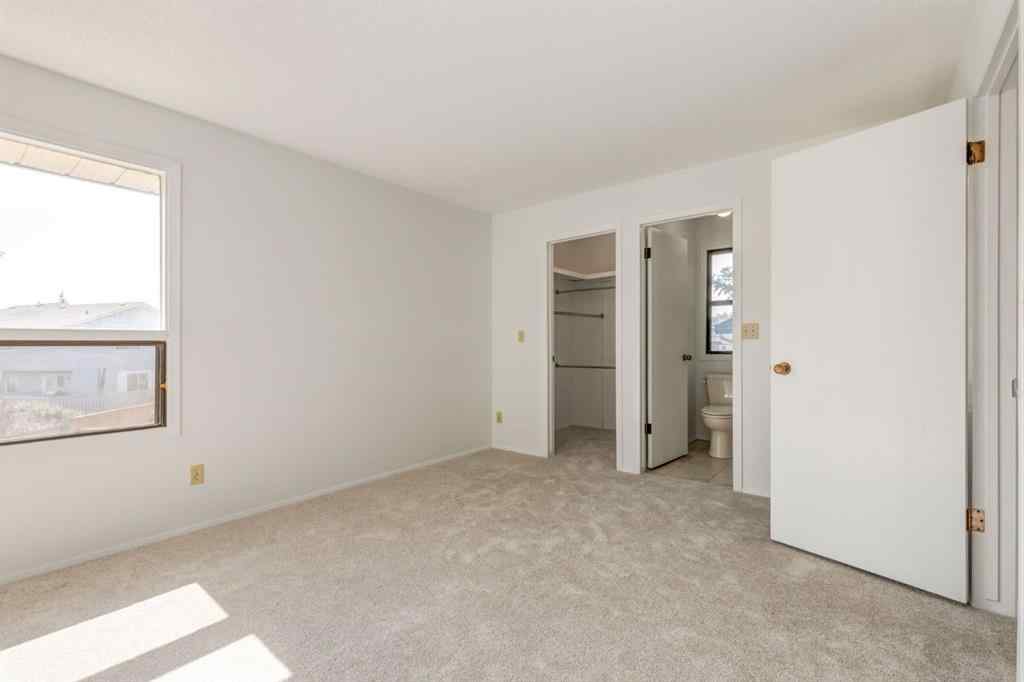 MLS® A2257169 - 5107 32 Avenue SW in Glenbrook Calgary, Residential