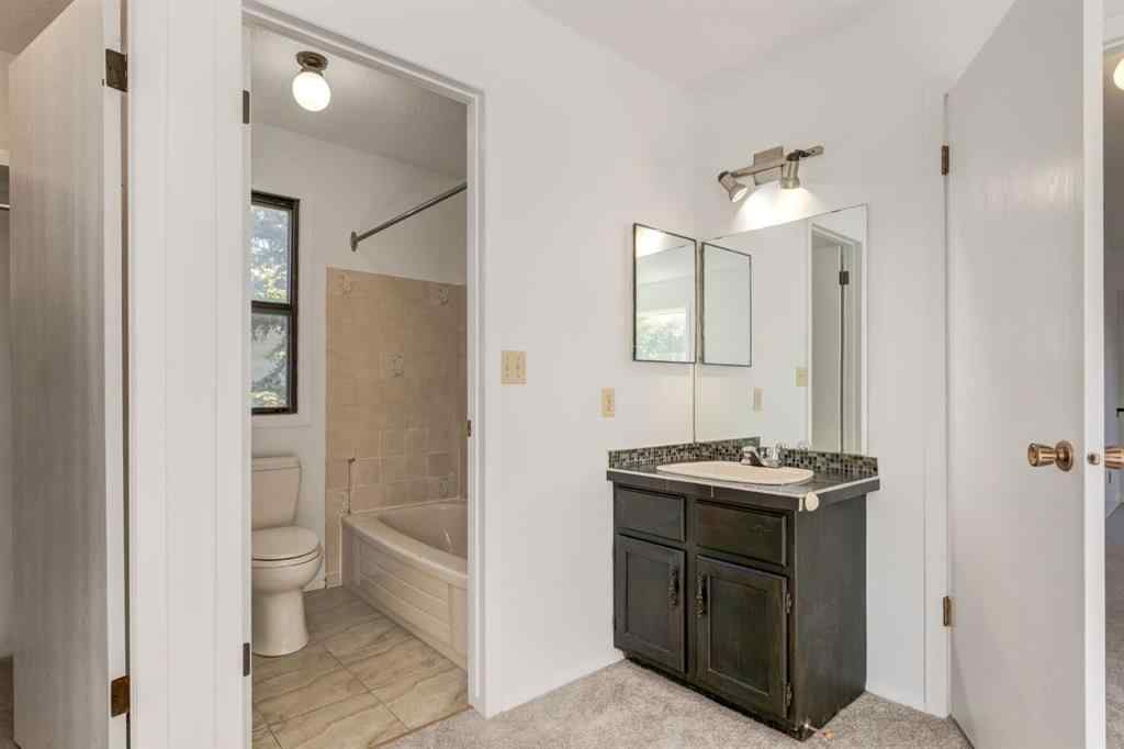 MLS® A2257169 - 5107 32 Avenue SW in Glenbrook Calgary, Residential
