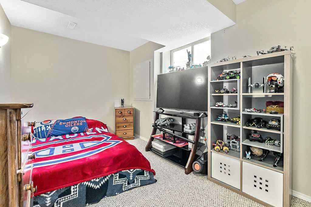 MLS® A2257172 - 83 Crystalridge Close  in Crystalridge Okotoks, Residential