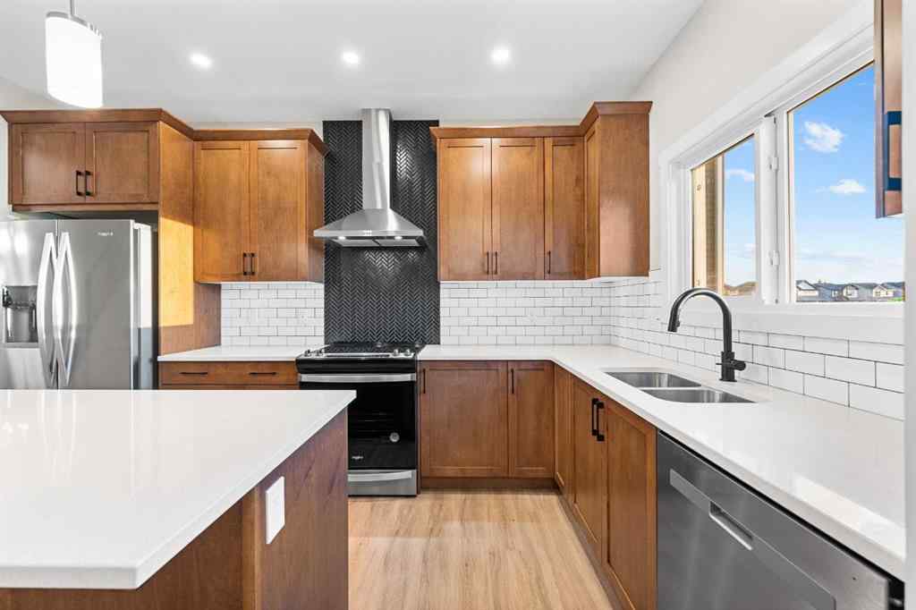 MLS® A2257182 - 581 Baywater Manor SW in Bayside Airdrie, Residential