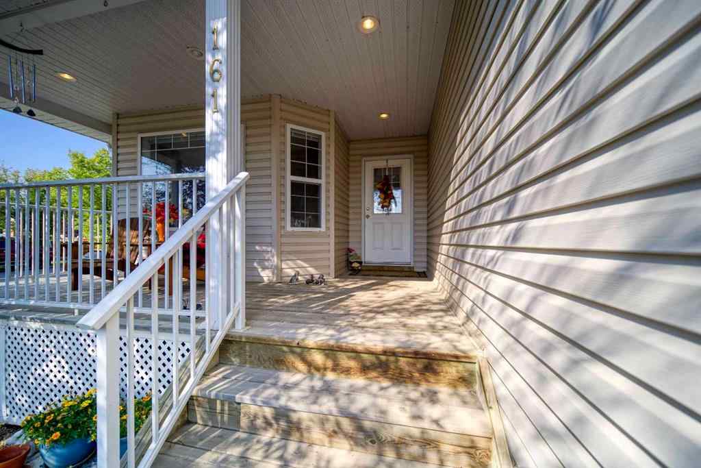 MLS® A2257185 - 161 West Lakeview Drive  in Lakeview Landing Chestermere, Residential