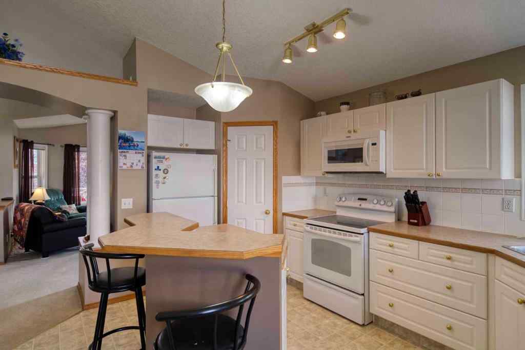 MLS® A2257185 - 161 West Lakeview Drive  in Lakeview Landing Chestermere, Residential