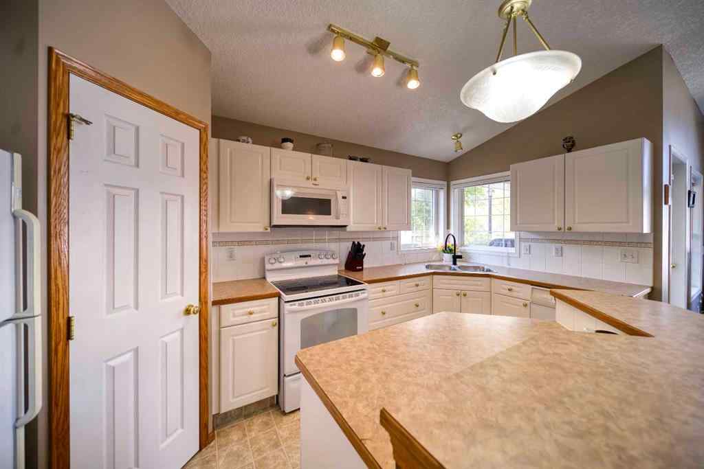 MLS® A2257185 - 161 West Lakeview Drive  in Lakeview Landing Chestermere, Residential