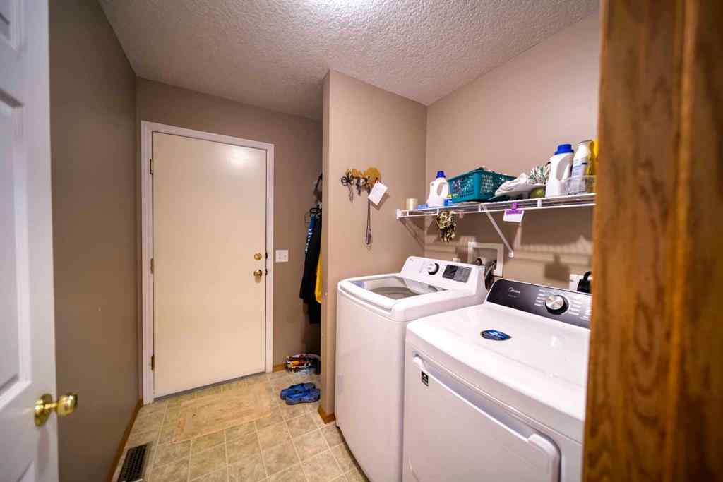MLS® A2257185 - 161 West Lakeview Drive  in Lakeview Landing Chestermere, Residential