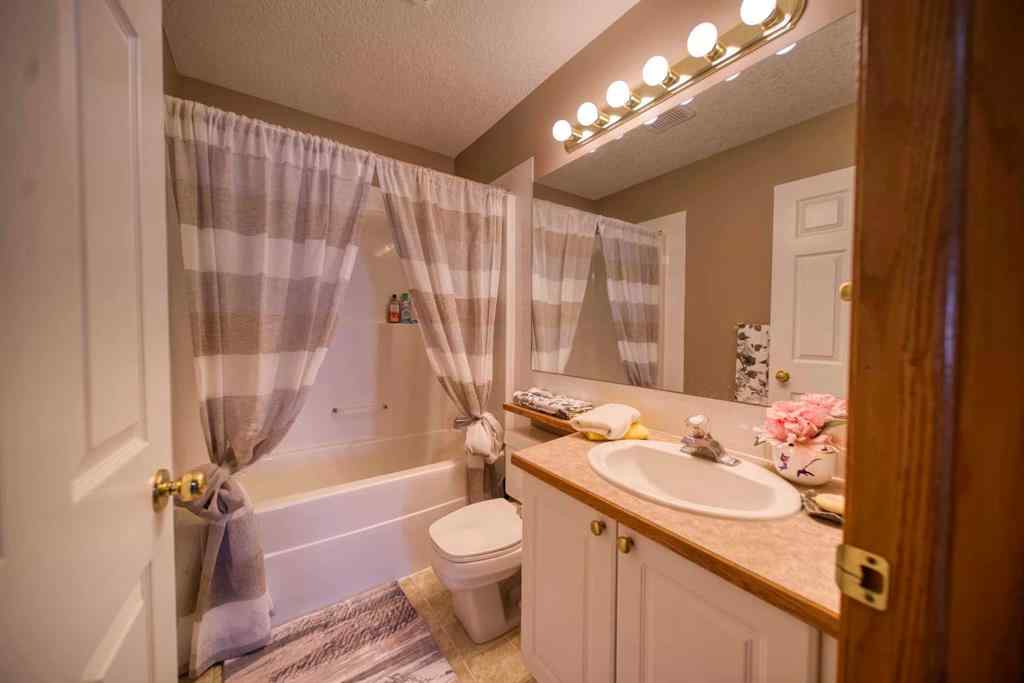 MLS® A2257185 - 161 West Lakeview Drive  in Lakeview Landing Chestermere, Residential