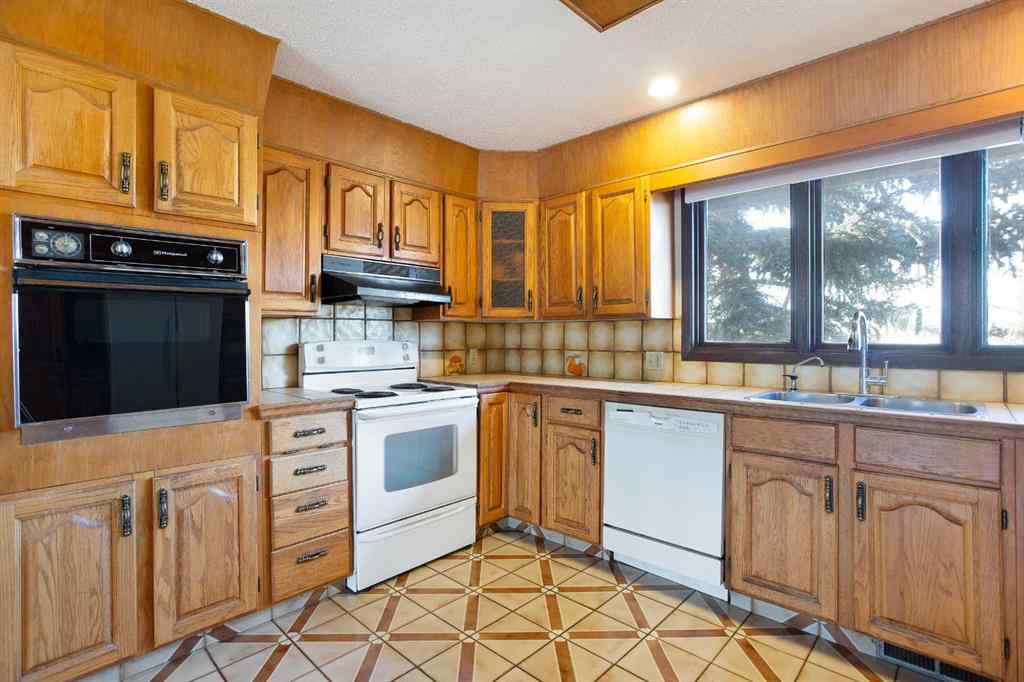 MLS&reg; # A2257189 - 11 Georgian Estates  in Georgian Estates Rural Rocky View County, Residential Open Houses