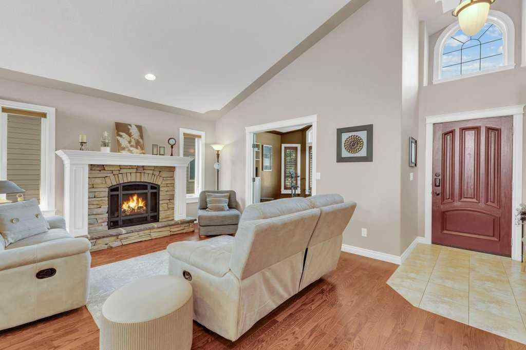 MLS® A2257190 - 5 Ebony Street  in Elizabeth Park Lacombe, Residential