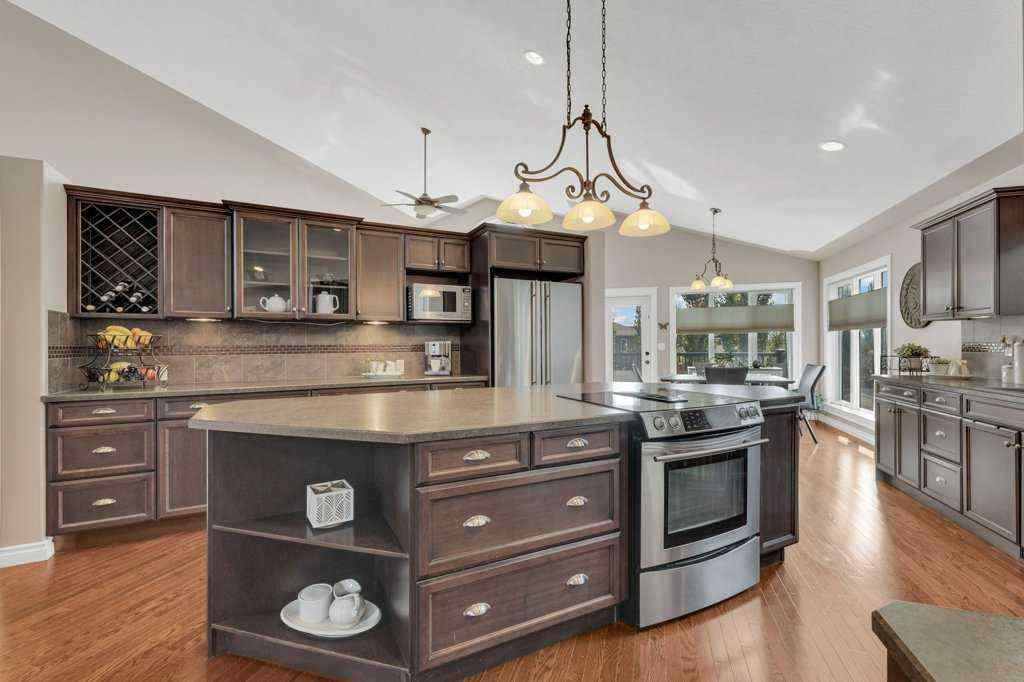 MLS® A2257190 - 5 Ebony Street  in Elizabeth Park Lacombe, Residential