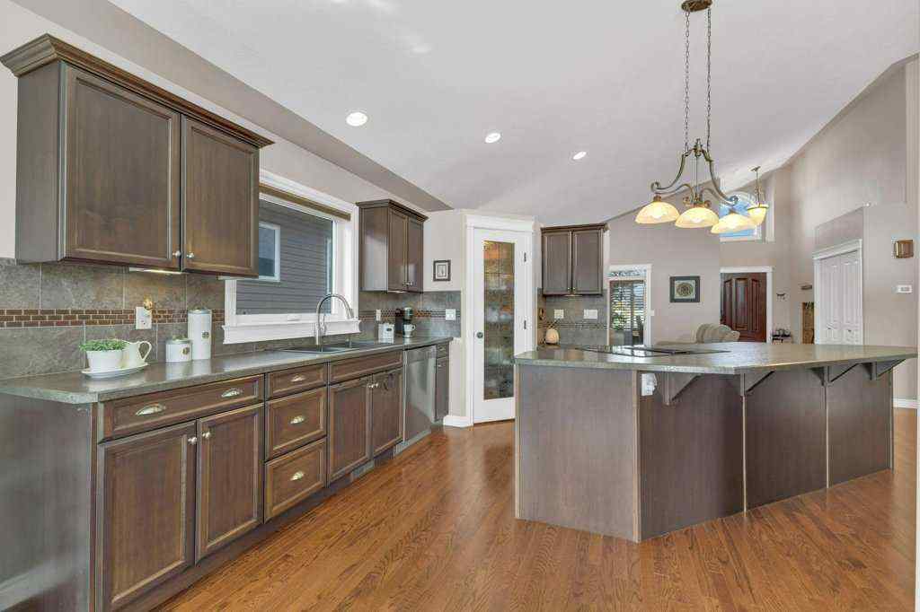 MLS® A2257190 - 5 Ebony Street  in Elizabeth Park Lacombe, Residential