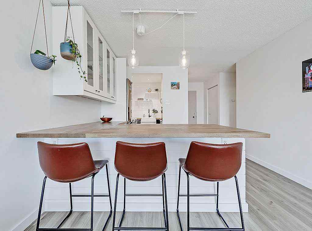 MLS® A2257193 - Unit #302 332 Cedar Crescent SW in Spruce Cliff Calgary, Residential