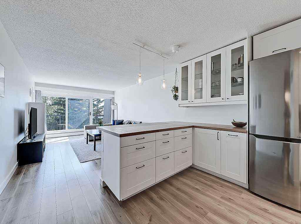 MLS® A2257193 - Unit #302 332 Cedar Crescent SW in Spruce Cliff Calgary, Residential