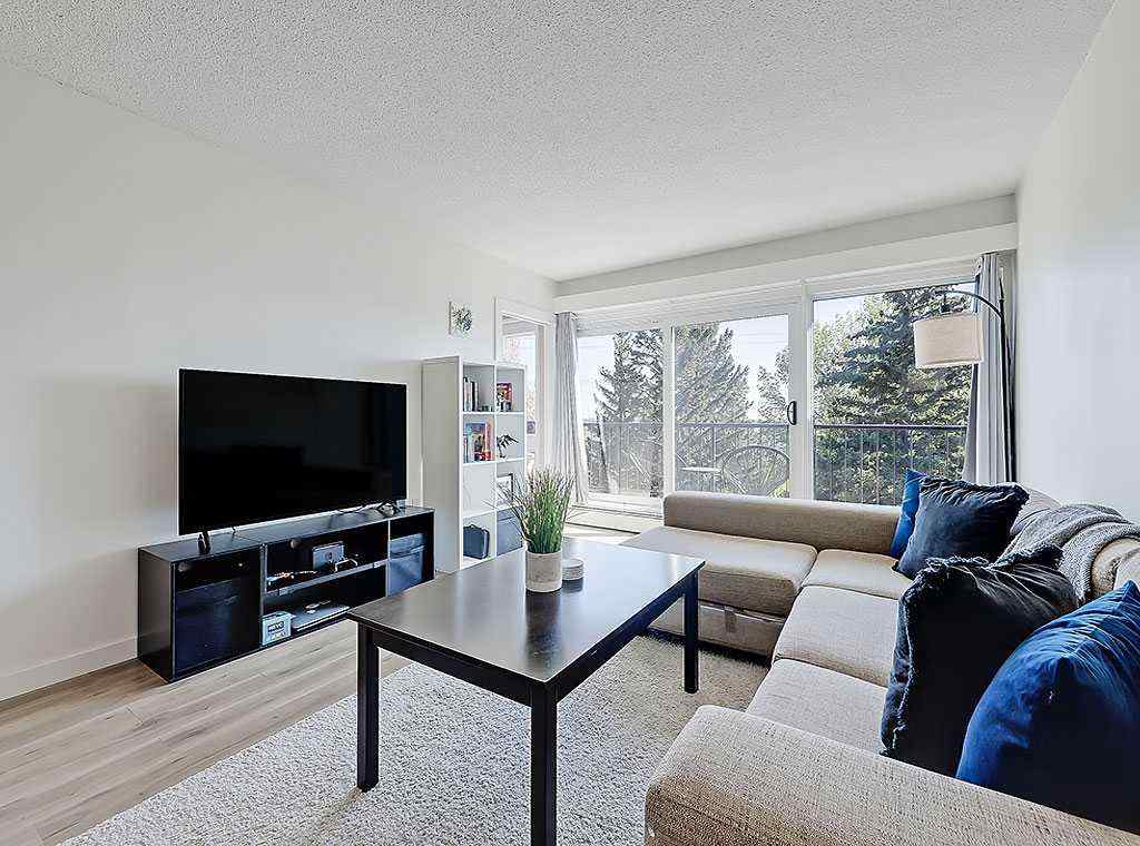 MLS® A2257193 - Unit #302 332 Cedar Crescent SW in Spruce Cliff Calgary, Residential