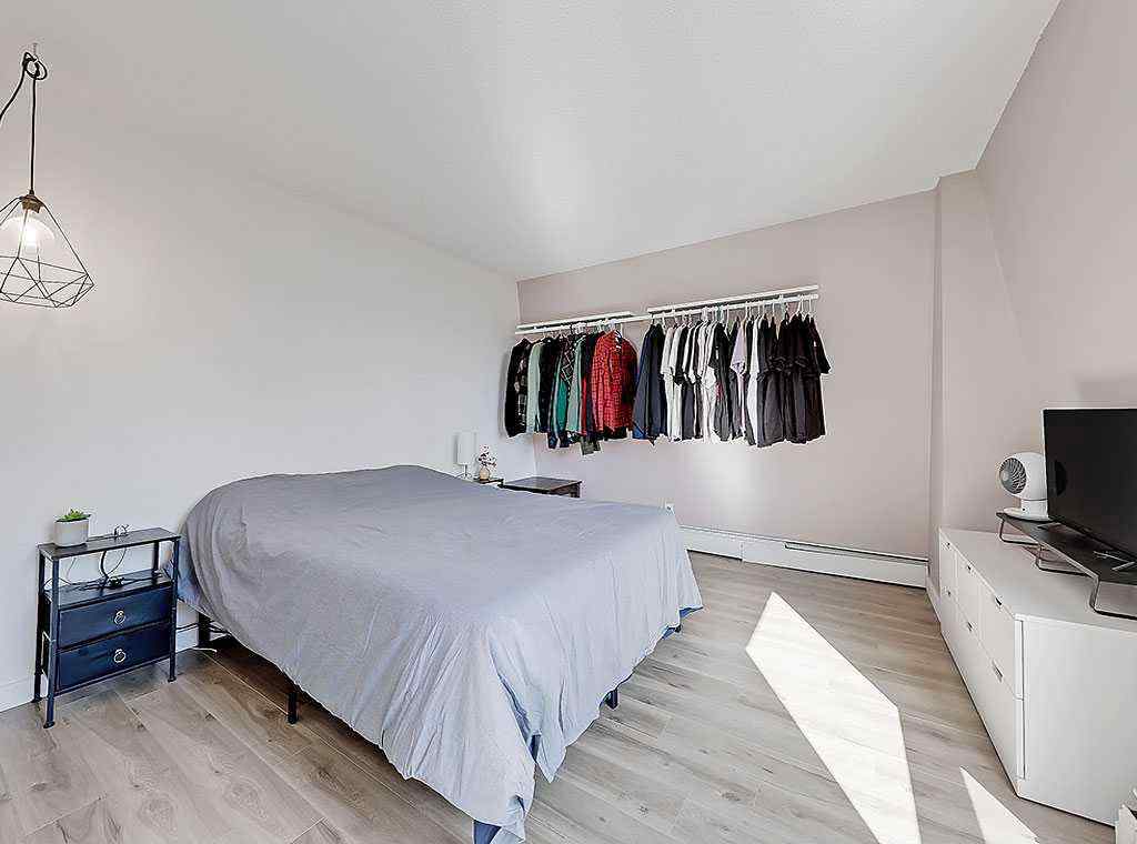 MLS® A2257193 - Unit #302 332 Cedar Crescent SW in Spruce Cliff Calgary, Residential