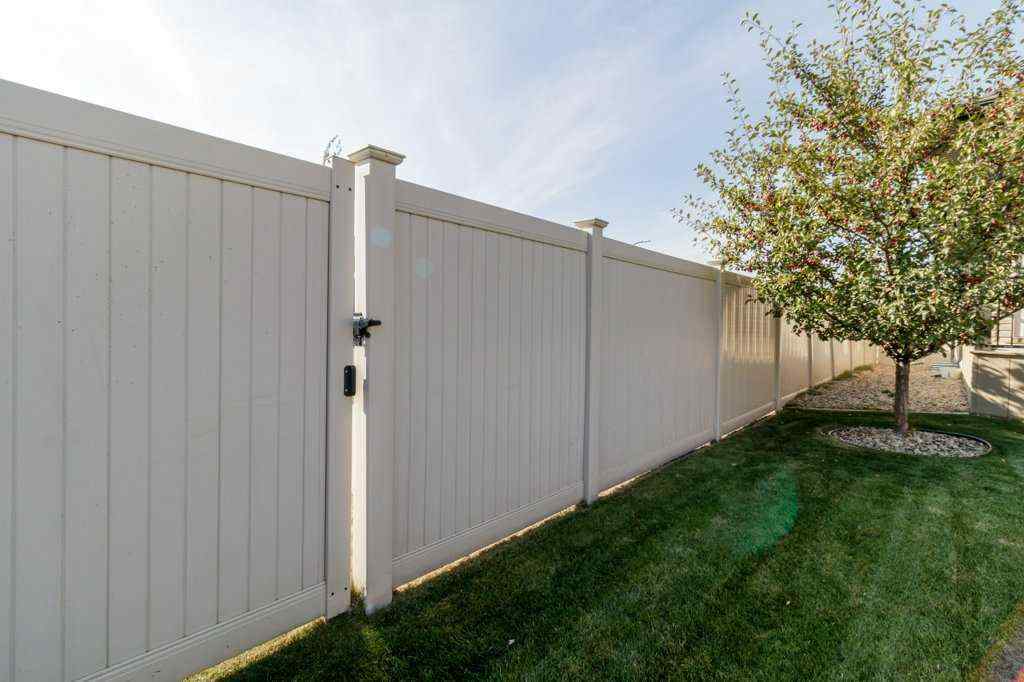 MLS® A2257198 - 3 Vista Close  in Vanier Woods Red Deer, Residential