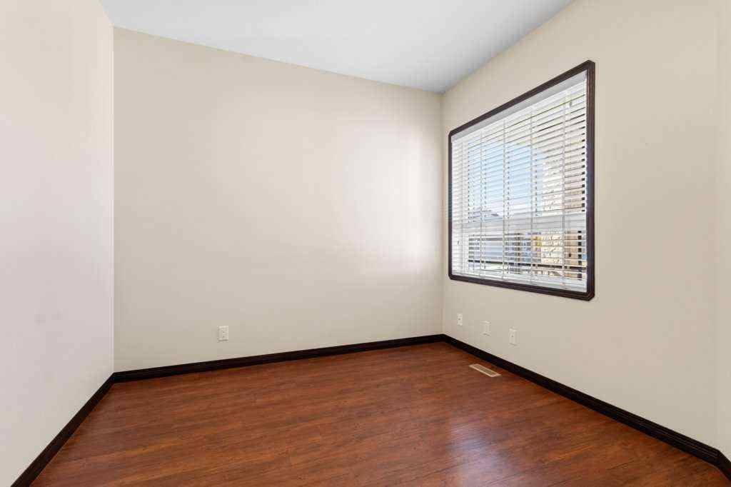 MLS® A2257198 - 3 Vista Close  in Vanier Woods Red Deer, Residential