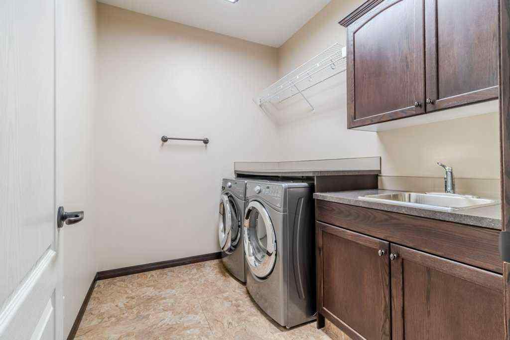 MLS® A2257198 - 3 Vista Close  in Vanier Woods Red Deer, Residential