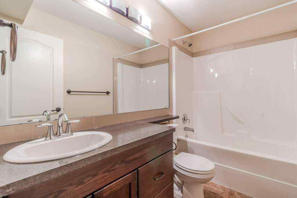 MLS® A2257198 - 3 Vista Close  in Vanier Woods Red Deer, Residential