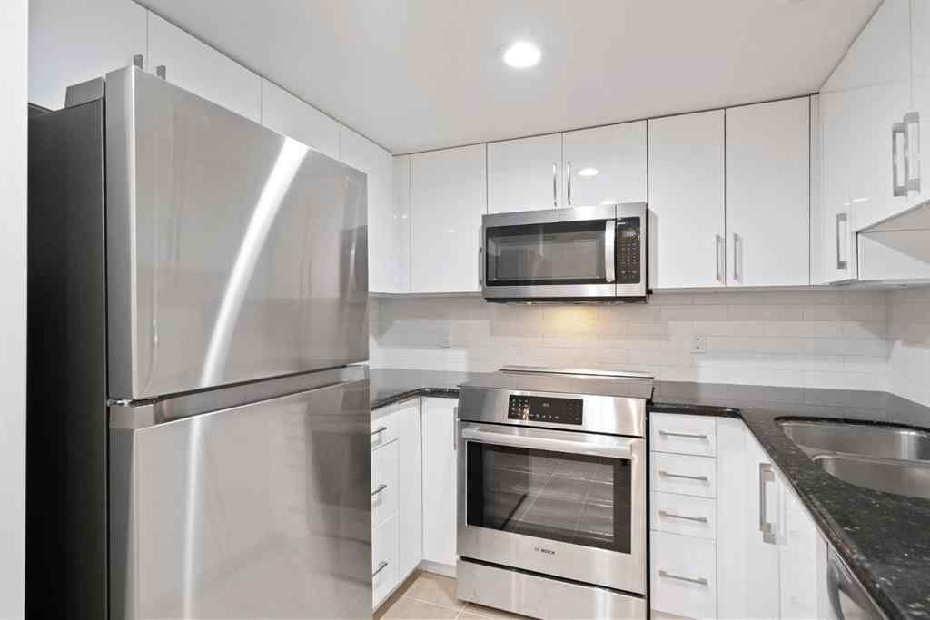 MLS® A2257199 - Unit #210 1108 6 Avenue SW in Downtown West End Calgary, Residential