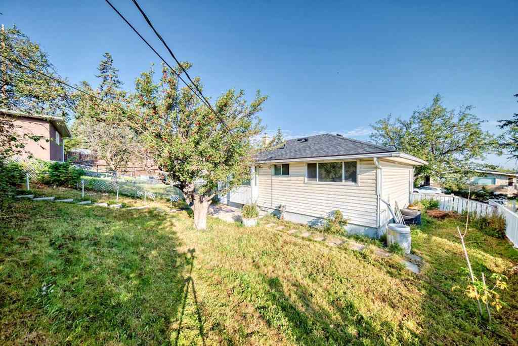 MLS® A2257203 - 515 33 Avenue NE in Winston Heights/Mountview Calgary, Residential